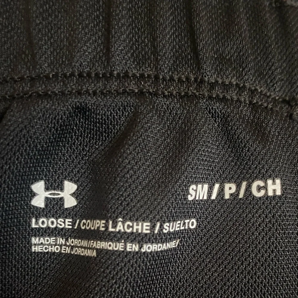 Under Armour Women's Dark Gray Athletic Shorts, Size S​